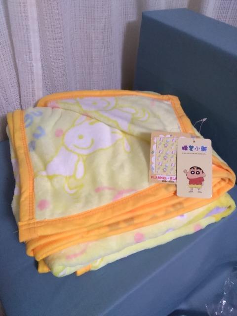 クレヨンしんちゃん フランネルブランケット イエロー < アニメ/コミック/キャラクター クレヨンしんちゃん フランネルブランケット イエロー < アニメ/コミック/キャラクターの