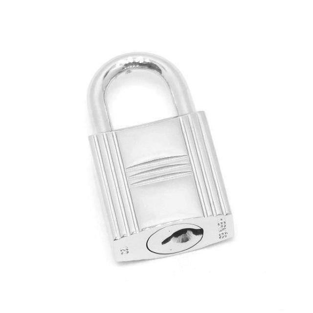 ◆ 本物 美品 ◆ HERMES エルメス カデナ シルバー 南京錠 錠 鍵2本 鍵 KEY キー バッグ付属 120 人気 < ブランド ◆ 本物 美品 ◆ HERMES エルメス カデナ シルバー 南京錠 錠 鍵2本 鍵 KEY キー バッグ付属 120 人気 < ブランドの