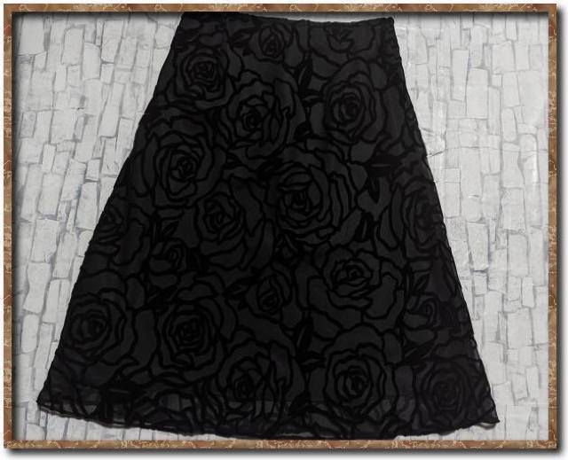 ブティックニコル バラ柄フロッキースカート 黒 < ブランド ブティックニコル バラ柄フロッキースカート 黒 < ブランドの