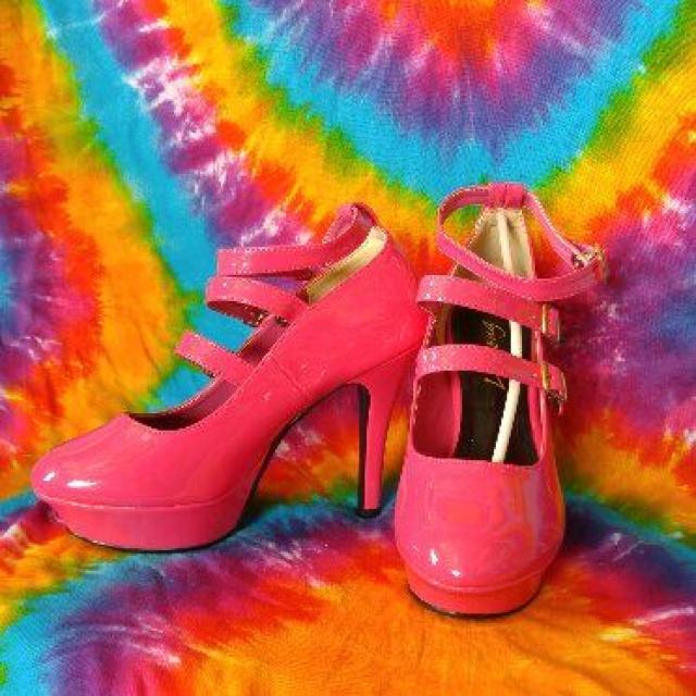 エロ可愛ッ(p^-^)三連ベルト&厚底エナメルハイヒール☆パンプス < 女性ファッション  エロ可愛ッ(p^-^)三連ベルト&厚底エナメルハイヒール☆パンプス < 女性ファッションの