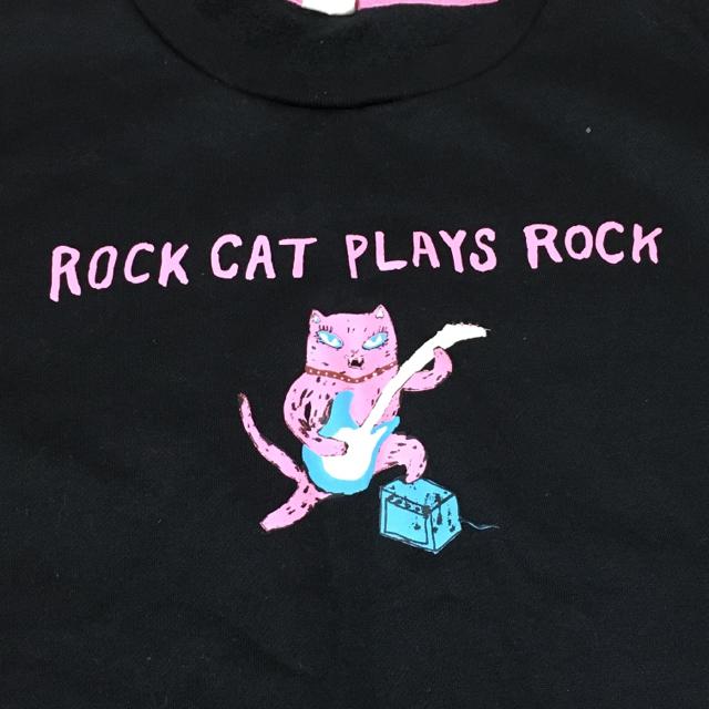 神保町にゃんこ堂書店・猫刺繍&ロックキャット柄スウェット黒 < 女性ファッション  神保町にゃんこ堂書店・猫刺繍&ロックキャット柄スウェット黒 < 女性ファッションの