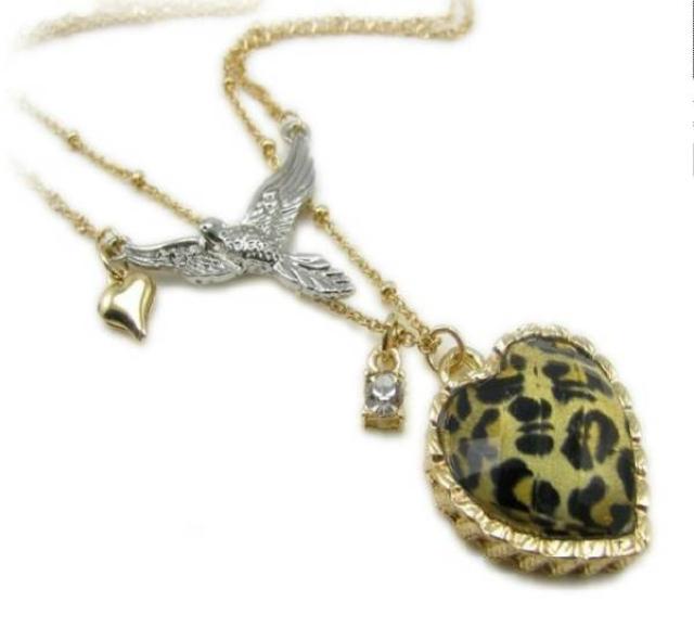 新品ゴスロリ姫系豹柄ハートと鳥ネックレス BETSEY JOHNSON < 女性アクセサリー/時計 新品ゴスロリ姫系豹柄ハートと鳥ネックレス BETSEY JOHNSON < 女性アクセサリー/時計の