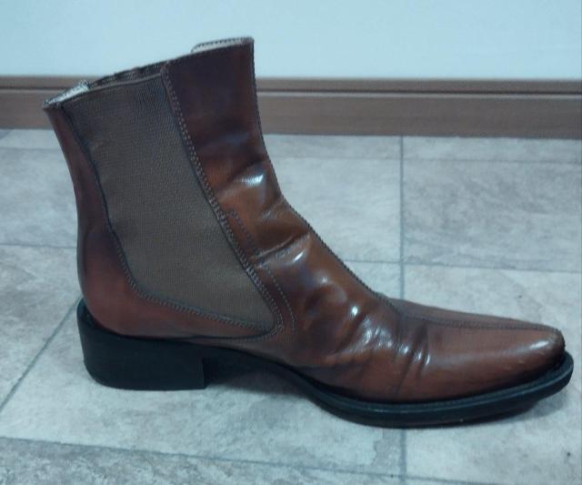 本革 茶 ブラウン イタリア製アルチザン ショートブーツ ポインテッド サイドゴア 24.5cm チェルシーブーツ  60年代  < 女性ファッション  本革 茶 ブラウン イタリア製アルチザン ショートブーツ ポインテッド サイドゴア 24.5cm チェルシーブーツ  60年代  < 女性ファッションの