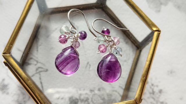 *マルチカラーフローライトのショートピアス*SF 23072 < 女性アクセサリー/時計 *マルチカラーフローライトのショートピアス*SF 23072 < 女性アクセサリー/時計の