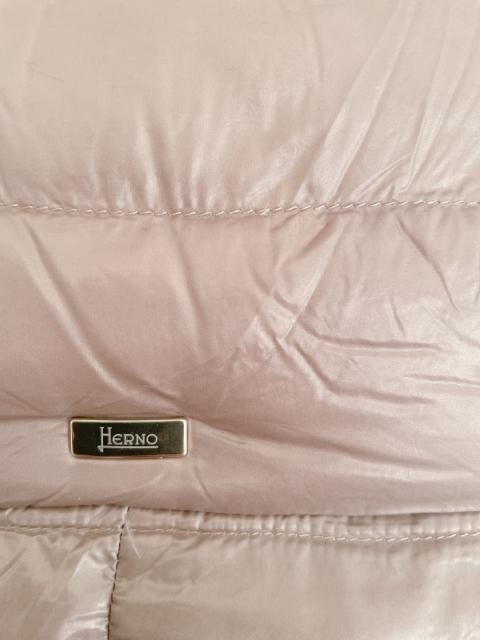 HERNOヘルノシャンパンゴールドブラウンミディアムショートダウンコートフィッシュテールヘルノ40 < ブランド  HERNOヘルノシャンパンゴールドブラウンミディアムショートダウンコートフィッシュテールヘルノ40 < ブランドの