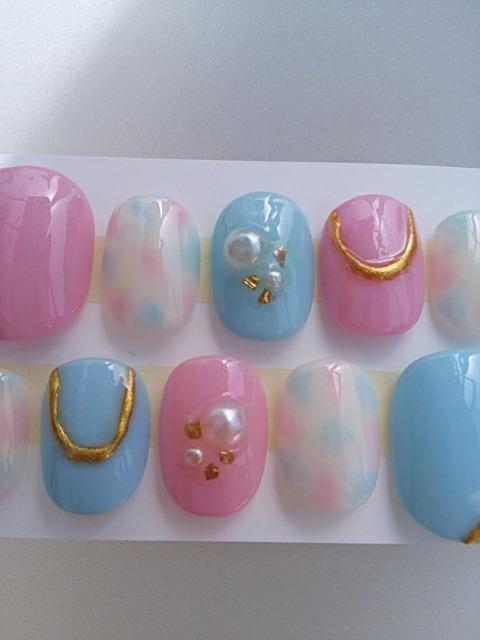 ジェルネイル.ピンク&水色.タイダイ柄.ゴールドライン.ショート < 香水/コスメ/ネイル  ジェルネイル.ピンク&水色.タイダイ柄.ゴールドライン.ショート < 香水/コスメ/ネイルの