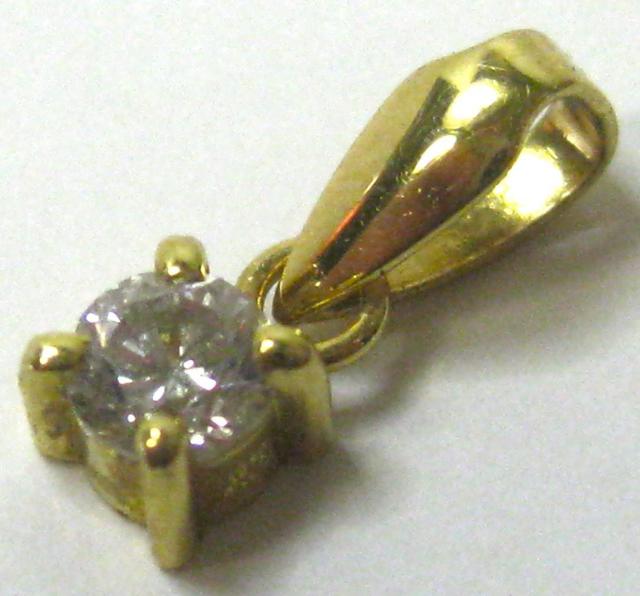 新品・未使用 K18 18金 ペンダント ダイヤ 0.122ct チャーム < 女性アクセサリー/時計 新品・未使用 K18 18金 ペンダント ダイヤ 0.122ct チャーム < 女性アクセサリー/時計の
