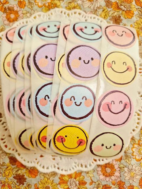 お裾分け☆カラフルニコニコシール5セット☆ < インテリア/ライフ お裾分け☆カラフルニコニコシール5セット☆ < インテリア/ライフの