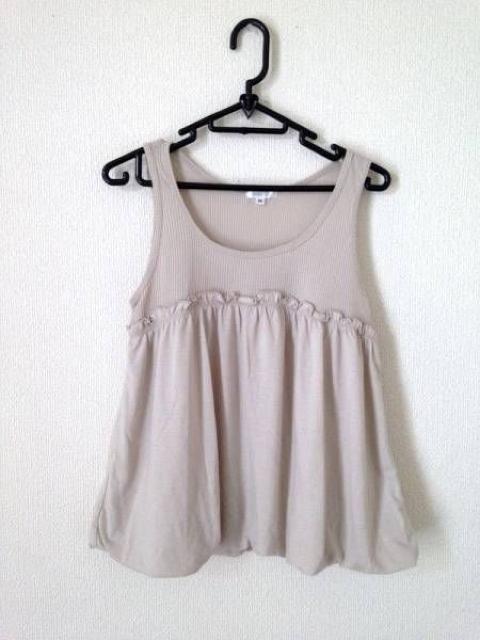 ハニーズ◆ベージュ サラサラ バルーン キャミソール Mサイズ < ブランド  ハニーズ◆ベージュ サラサラ バルーン キャミソール Mサイズ  < ブランドの