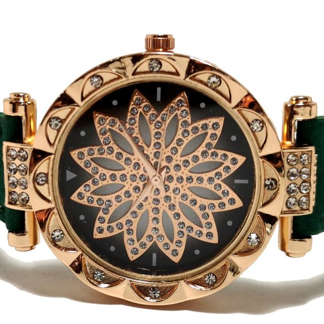 新品 StarrySky【ジルコニア】美しく輝く腕時計 GREEN < 女性アクセサリー/時計  新品 StarrySky【ジルコニア】美しく輝く腕時計 GREEN < 女性アクセサリー/時計の
