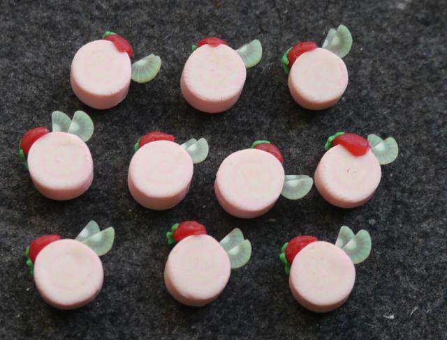粘土パーツ 手芸・アクセサリーパーツ  苺ロールケーキ パーツ 10個セット ネイルパーツ デコパーツ < 香水/コスメ/ネイル  粘土パーツ 手芸・アクセサリーパーツ  苺ロールケーキ パーツ 10個セット ネイルパーツ デコパーツ < 香水/コスメ/ネイルの