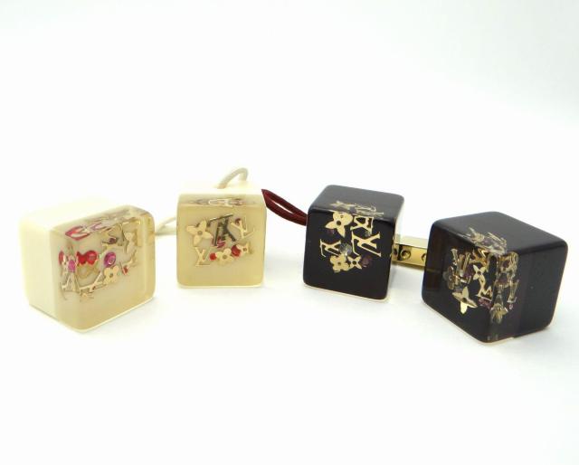 ルイヴィトン アンクル―ジョン ヘアキューブ ヘアゴム 2点セット ホワイト×ブラウン系<USED>【送料無料】 < ブランド  ルイヴィトン アンクル―ジョン ヘアキューブ ヘアゴム 2点セット ホワイト×ブラウン系<USED>【送料無料】  < ブランドの