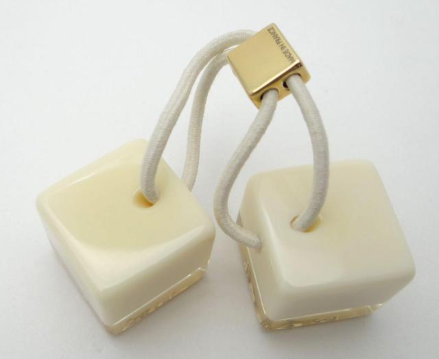 ルイヴィトン アンクル―ジョン ヘアキューブ ヘアゴム 2点セット ホワイト×ブラウン系<USED>【送料無料】 < ブランド  ルイヴィトン アンクル―ジョン ヘアキューブ ヘアゴム 2点セット ホワイト×ブラウン系<USED>【送料無料】 < ブランドの