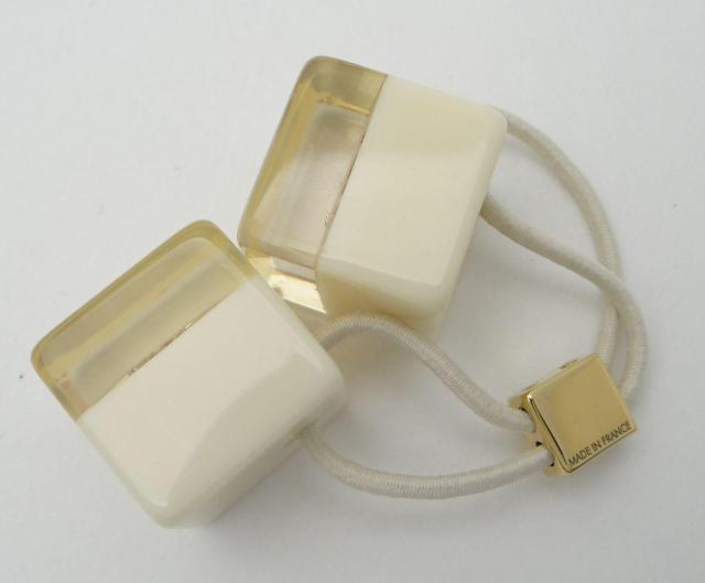 ルイヴィトン アンクル―ジョン ヘアキューブ ヘアゴム 2点セット ホワイト×ブラウン系<USED>【送料無料】 < ブランド  ルイヴィトン アンクル―ジョン ヘアキューブ ヘアゴム 2点セット ホワイト×ブラウン系<USED>【送料無料】 < ブランドの