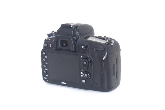 小型で扱いやすい人気フルサイズ機♪Nikon D610 ボディ♪ < 家電/AV 小型で扱いやすい人気フルサイズ機♪Nikon D610 ボディ♪ < 家電/AVの