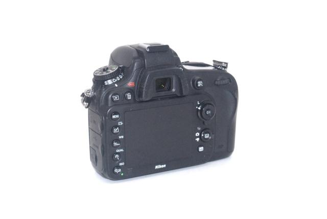 小型で扱いやすい人気フルサイズ機♪Nikon D610 ボディ♪ < 家電/AV 小型で扱いやすい人気フルサイズ機♪Nikon D610 ボディ♪ < 家電/AVの