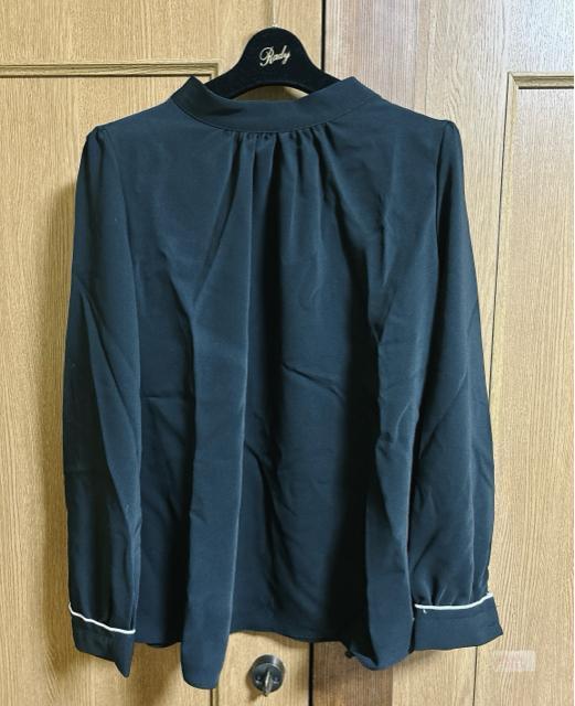 BLACK QUEEN パイピングリボンブラウス < 女性ファッション BLACK QUEEN パイピングリボンブラウス < 女性ファッションの