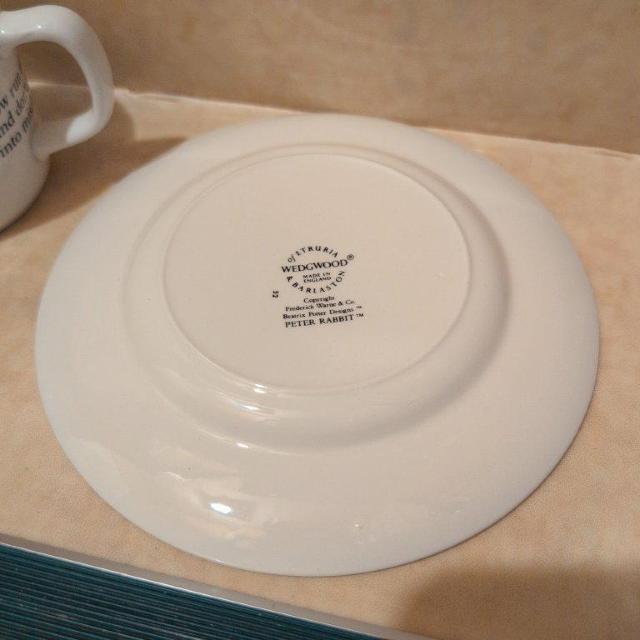 Wedgwood �s�[�^�[���r�b�g �M�ƃJ�b�v�̃Z�b�g ���K�i ���i �� �C���e���A/���C�t�� 