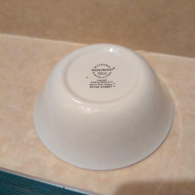 Wedgwood �s�[�^�[���r�b�g �M�ƃJ�b�v�̃Z�b�g ���K�i ���i �� �C���e���A/���C�t�� 