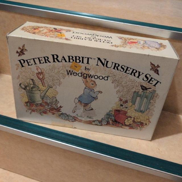 Wedgwood �s�[�^�[���r�b�g �M�ƃJ�b�v�̃Z�b�g ���K�i ���i �� �C���e���A/���C�t�� 