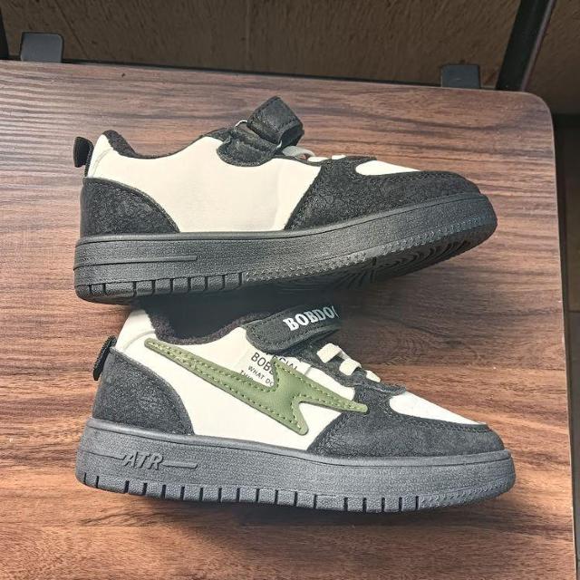 新品 17.5cm キッズ スニーカー 裏起毛 シューズ 子供靴 BOBDOG < キッズ/ベビー  新品 17.5cm キッズ スニーカー 裏起毛 シューズ 子供靴 BOBDOG < キッズ/ベビーの