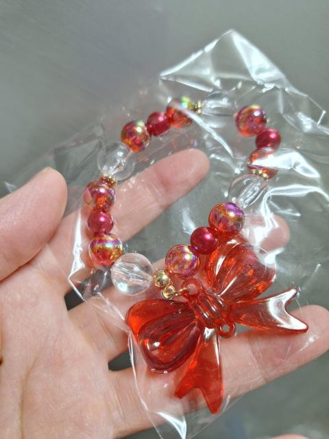 No.13新品★「デカッ!リボンチャーム付きブレスレット」=赤= < キッズ/ベビー No.13新品★「デカッ!リボンチャーム付きブレスレット」=赤= < キッズ/ベビーの