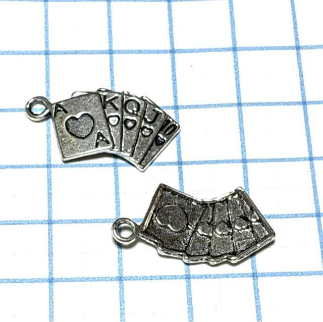 5031 トランプ ポーカーのカード 5個 金属パーツ アクセサリーチャーム ハンドメイド材料 銀色 < ペット/手芸/園芸 5031 トランプ ポーカーのカード 5個 金属パーツ アクセサリーチャーム ハンドメイド材料 銀色 < ペット/手芸/園芸の