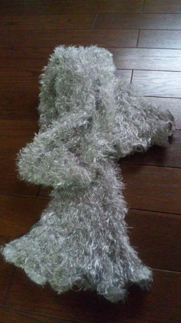 【美品】シルバーグレー◆フワフワ肌触り◎◆裾フリルマフラー < 女性ファッション  【美品】シルバーグレー◆フワフワ肌触り◎◆裾フリルマフラー  < 女性ファッションの