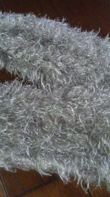 【美品】シルバーグレー◆フワフワ肌触り◎◆裾フリルマフラー < 女性ファッション  【美品】シルバーグレー◆フワフワ肌触り◎◆裾フリルマフラー < 女性ファッションの