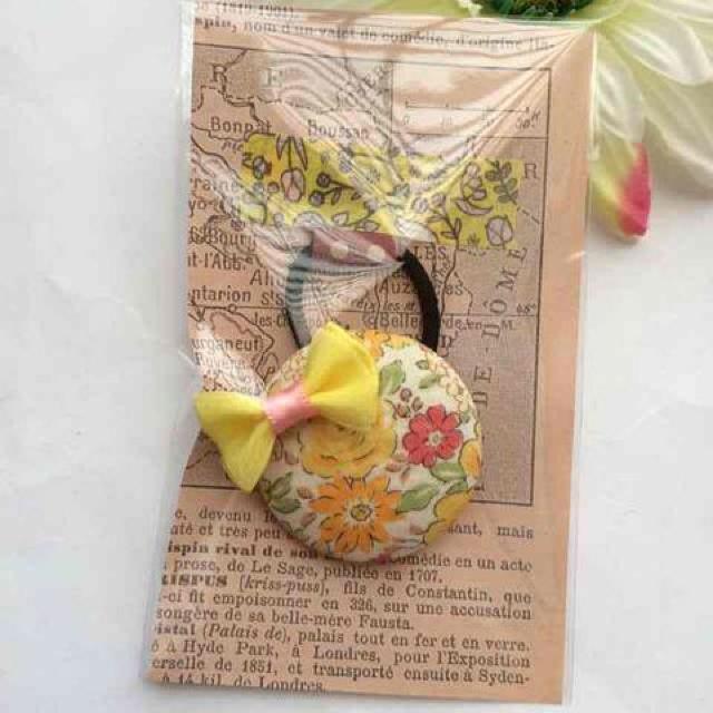 ハンドメイド ヘアゴム 特大 くるみボタン axes好き リボン お花 < 女性ファッション  ハンドメイド ヘアゴム 特大 くるみボタン axes好き リボン お花 < 女性ファッションの