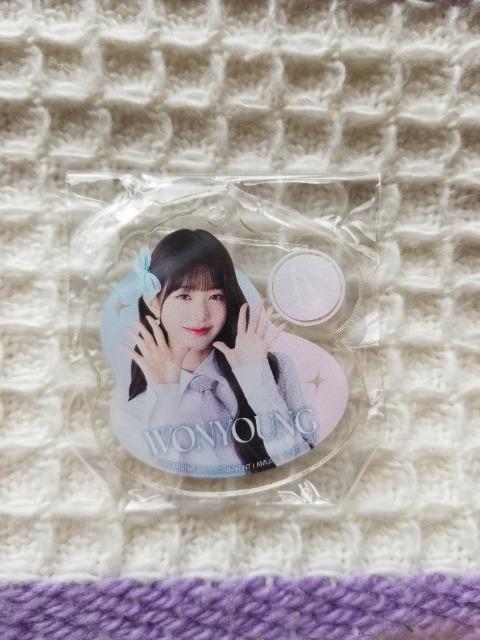 IVE ウォニョン アクリルキーホルダー < タレントグッズ  IVE ウォニョン アクリルキーホルダー  < タレントグッズの