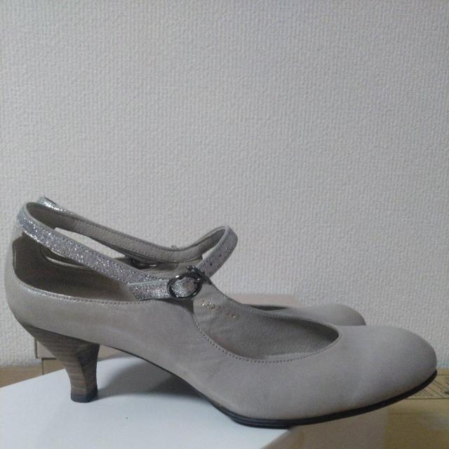 未使用RABOKIecono革製パンプス24.5cm < 女性ファッション  未使用RABOKIecono革製パンプス24.5cm < 女性ファッションの