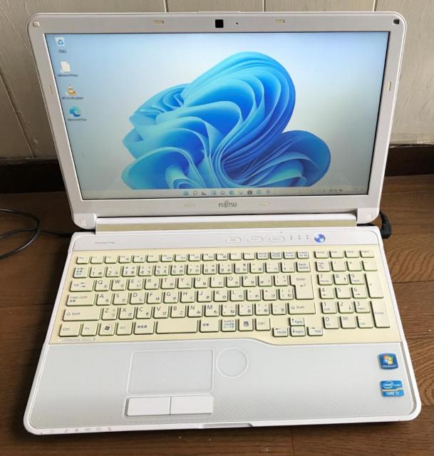 ノートPC Windows11 10 富士通 FMV LIFEBOOK AH55/G 8GB i7-2670QM 新品SSD480 < PC本体/周辺機器  ノートPC Windows11 10 富士通 FMV LIFEBOOK AH55/G 8GB i7-2670QM 新品SSD480  < PC本体/周辺機器の