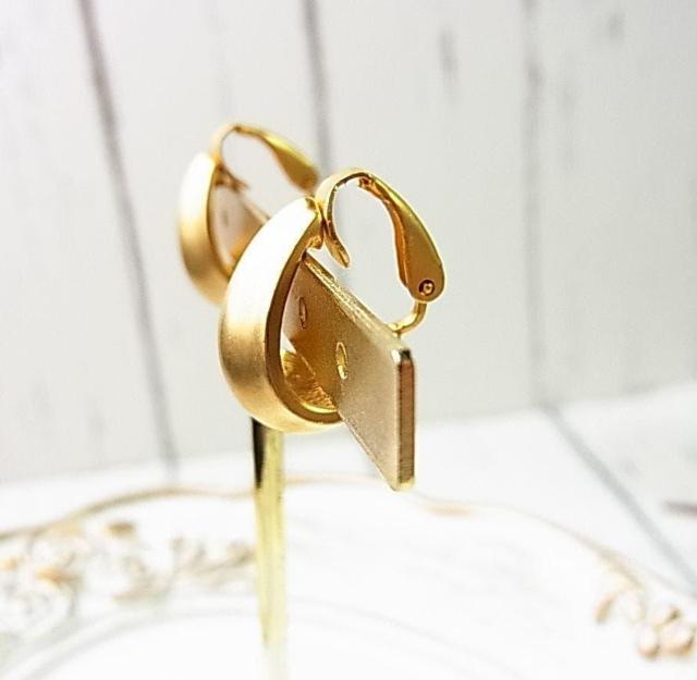 ★正規品美品 CUSHKA(クシュカ) ヴィンテージ フープ イヤリング ゴールド色 マット仕上げ < 女性アクセサリー/時計  ★正規品美品 CUSHKA(クシュカ) ヴィンテージ フープ イヤリング ゴールド色 マット仕上げ < 女性アクセサリー/時計の