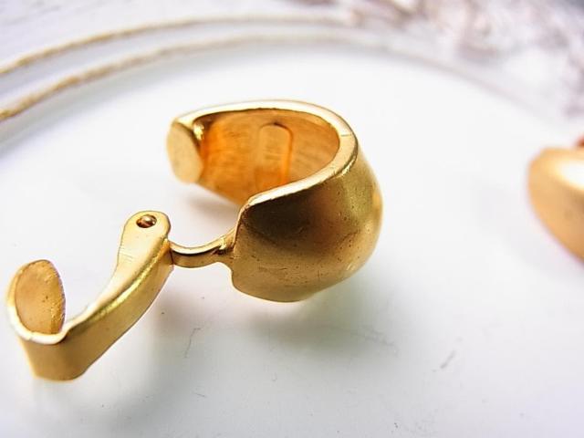 ★正規品美品 CUSHKA(クシュカ) ヴィンテージ フープ イヤリング ゴールド色 マット仕上げ < 女性アクセサリー/時計  ★正規品美品 CUSHKA(クシュカ) ヴィンテージ フープ イヤリング ゴールド色 マット仕上げ < 女性アクセサリー/時計の