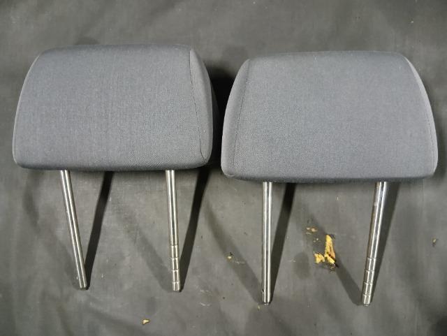 フロント 純正 ヘッドレスト 左右セット ポロ 9NBKY フォルクスワーゲン VW POLO 黒 < 自動車/バイク フロント 純正 ヘッドレスト 左右セット ポロ 9NBKY フォルクスワーゲン VW POLO 黒 < 自動車/バイク