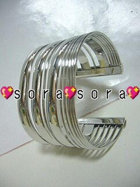 存在感.ボリューム感抜群♪シルバーメタリックバングル U < 女性アクセサリー/時計  存在感.ボリューム感抜群♪シルバーメタリックバングル U < 女性アクセサリー/時計の