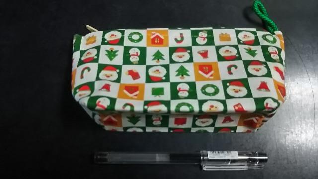 ハンドメイド 【ミニポーチ★クリスマス(サンタ)柄】 ペンポーチ < 女性ファッション  ハンドメイド 【ミニポーチ★クリスマス(サンタ)柄】 ペンポーチ < 女性ファッションの