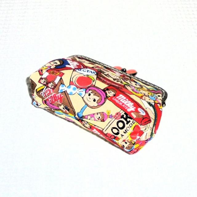 ◆ペコちゃん・不二家お菓子×クリーム地◆がまぐちポーチ【スクエア】オレンジ < 女性ファッション ◆ペコちゃん・不二家お菓子×クリーム地◆がまぐちポーチ【スクエア】オレンジ < 女性ファッションの
