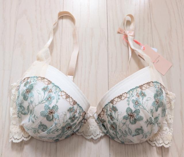 F75★トリンプ★アモスタイル★エアリーフィールブラ★ブラジャー★新品★送料無料 < 女性ファッション  F75★トリンプ★アモスタイル★エアリーフィールブラ★ブラジャー★新品★送料無料  < 女性ファッションの