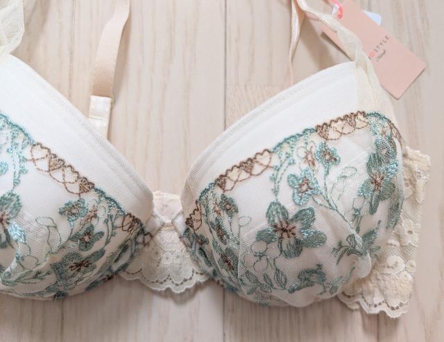 F75★トリンプ★アモスタイル★エアリーフィールブラ★ブラジャー★新品★送料無料 < 女性ファッション  F75★トリンプ★アモスタイル★エアリーフィールブラ★ブラジャー★新品★送料無料 < 女性ファッションの