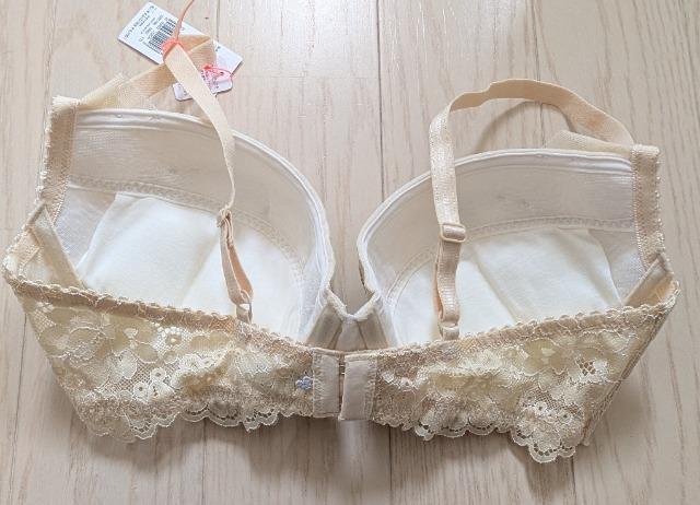 F75★トリンプ★アモスタイル★エアリーフィールブラ★ブラジャー★新品★送料無料 < 女性ファッション  F75★トリンプ★アモスタイル★エアリーフィールブラ★ブラジャー★新品★送料無料 < 女性ファッションの