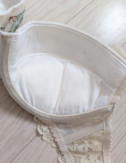 F75★トリンプ★アモスタイル★エアリーフィールブラ★ブラジャー★新品★送料無料 < 女性ファッション  F75★トリンプ★アモスタイル★エアリーフィールブラ★ブラジャー★新品★送料無料 < 女性ファッションの