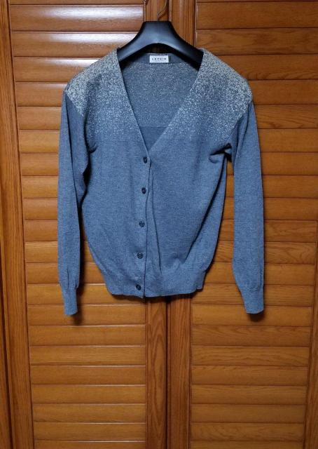 フロントボタン 美品 ライトグレー 長袖 カーディガン < 女性ファッション  フロントボタン 美品 ライトグレー 長袖 カーディガン  < 女性ファッションの