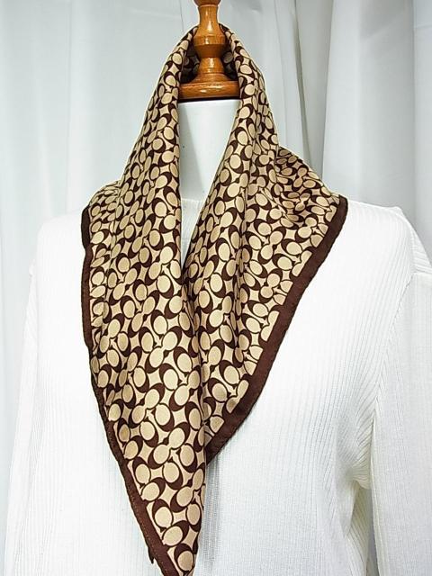 500円スタ★正規品 美品 COACH コーチ CC柄 シグネチャー シルク100% スカーフ 54x53cm < ブランド 500円スタ★正規品 美品 COACH コーチ CC柄 シグネチャー シルク100% スカーフ 54x53cm < ブランドの