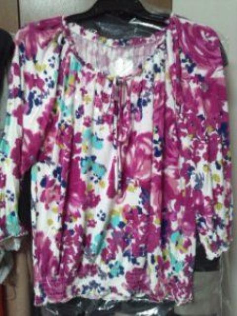 白地ピンク花柄ブルー黄色七分袖シャツカットソー綿スパン付きM < 女性ファッション  白地ピンク花柄ブルー黄色七分袖シャツカットソー綿スパン付きM  < 女性ファッションの