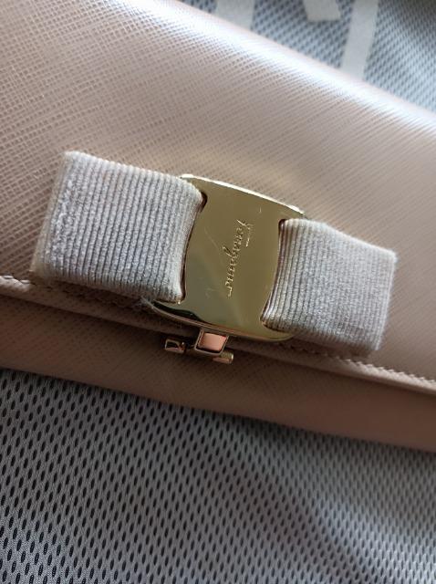 Ferragamo܂蒷zɔiifGY큚@tFKz300~