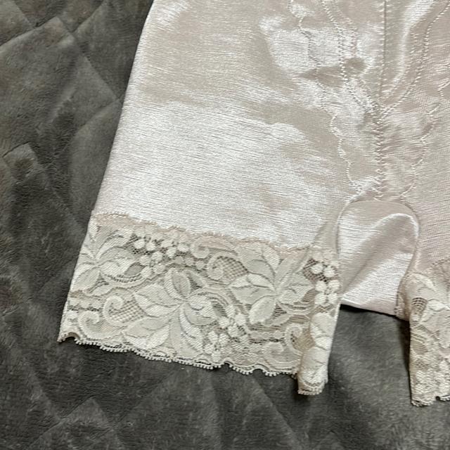 ☆☆☆タンス整理品 衣類 おまとめOK ホームクリーニング済み ベージュ系 ガードル 64サイズ < 女性ファッション  ☆☆☆タンス整理品 衣類 おまとめOK ホームクリーニング済み ベージュ系 ガードル 64サイズ < 女性ファッションの