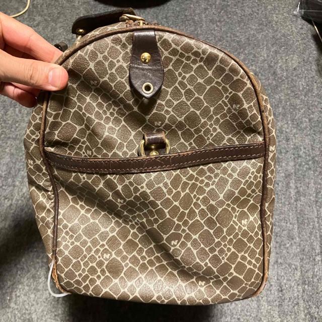 y1~X^[gzyBe[WzyNINA RICCI / jib`z {XgobO