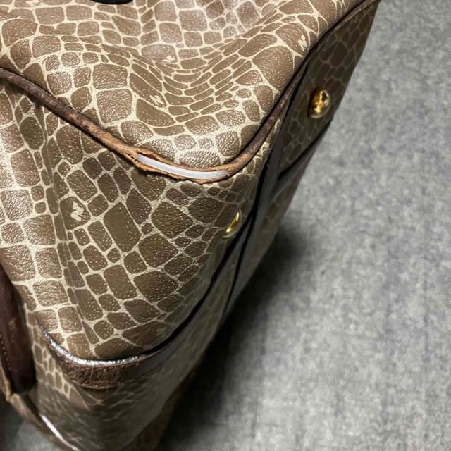 y1~X^[gzyBe[WzyNINA RICCI / jib`z {XgobO